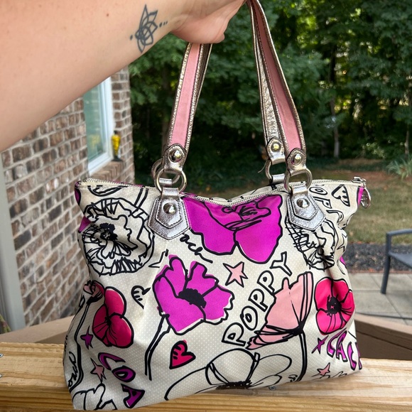 Coach Poppy graphic Large Petal Print purse EUC - Picture 4 of 16